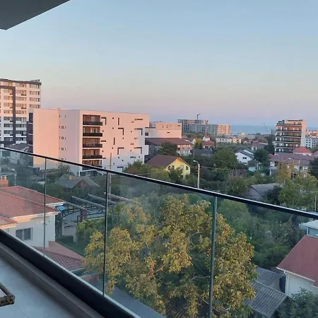 Apartament Yra *