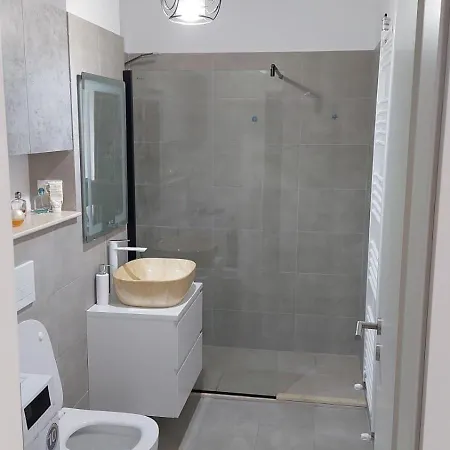 Apartament Yra